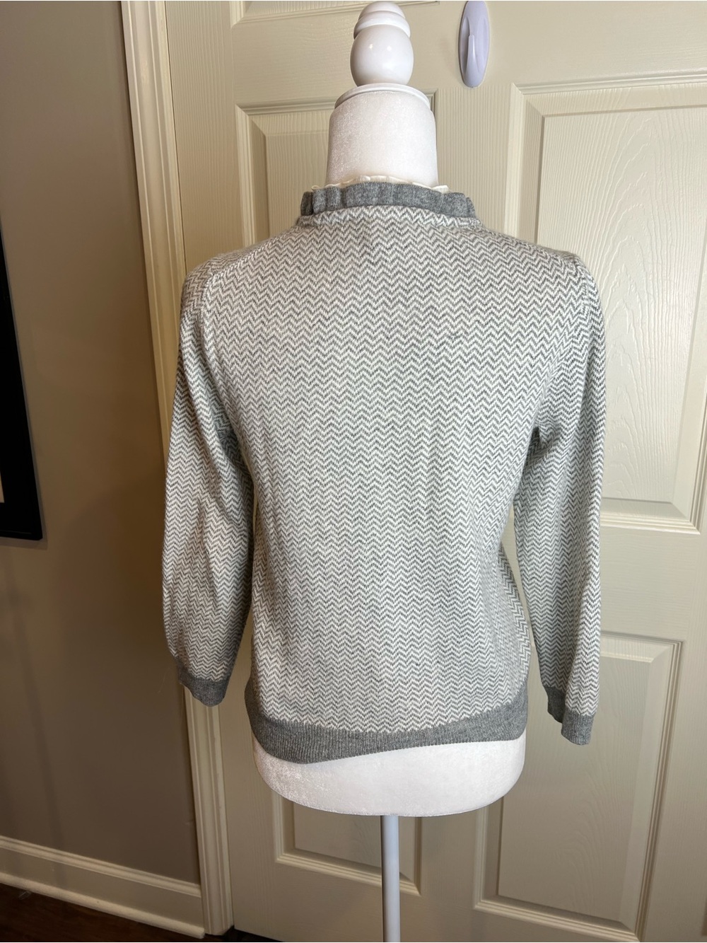Vintage J crew herringbone Button-Front Cardigan Sweater in Gray and Cream small - Picture 3 of 10